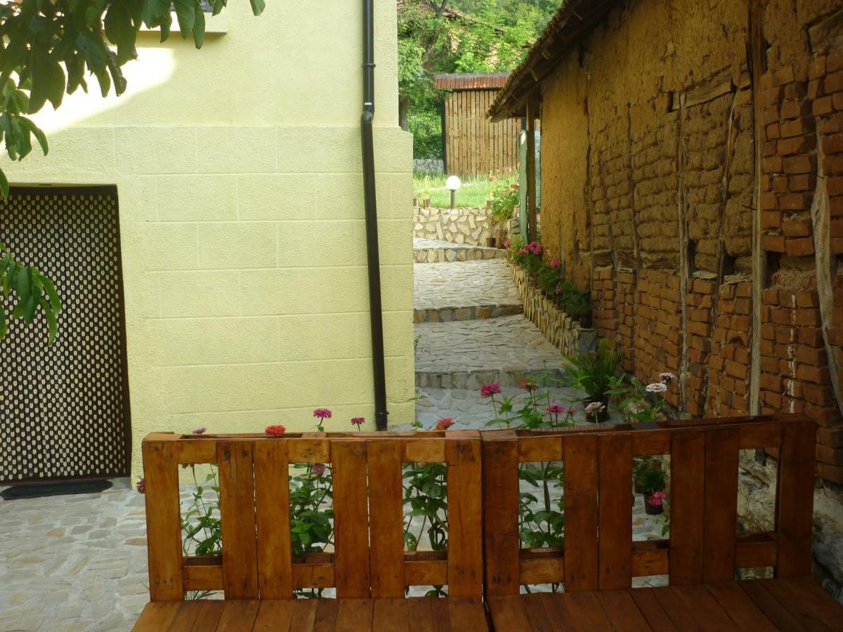 Guest House „Ivanovata House” Yanovets Екстер'єр фото