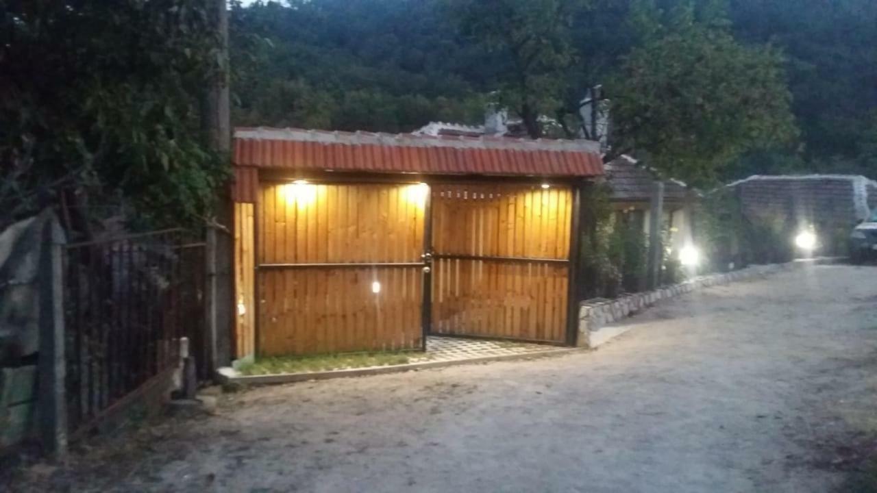 Guest House „Ivanovata House” Yanovets Екстер'єр фото